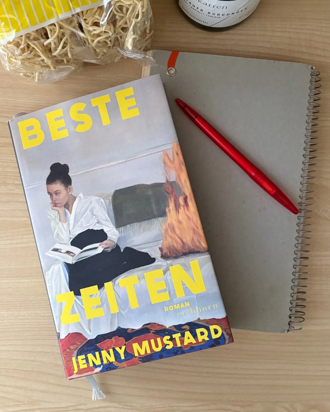 „Beste Zeiten“: Entspannter Coming-of-Age-Roman, dem teilweise etwas Tiefe fehlt